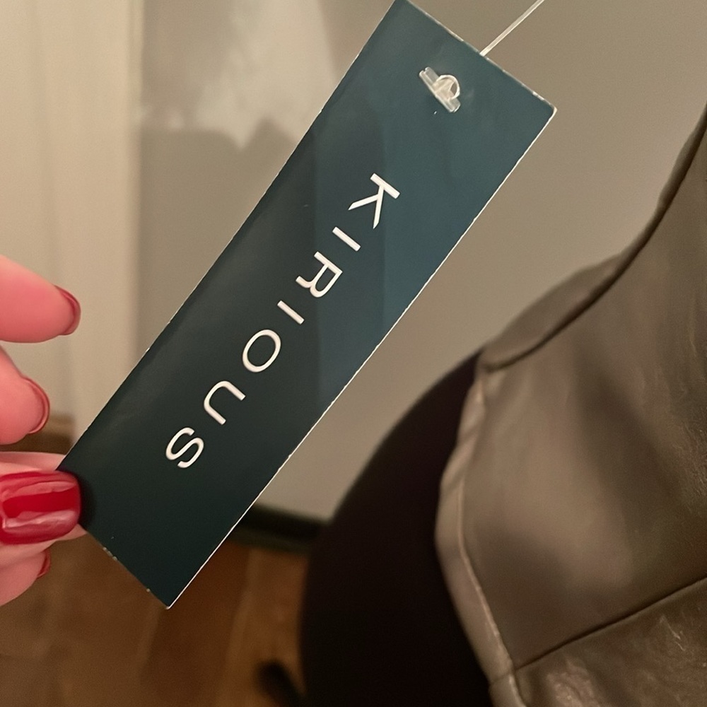 NWT KIRIOUS VEGAN LEATHER ZIP UP STRAPLESS CROP TOP SIZE L - Picture 6 of 7